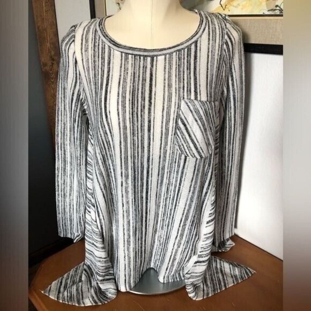Verve Ami Knit Sweater‎